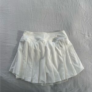 Old Navy White Pleated Tennis Skirt size M